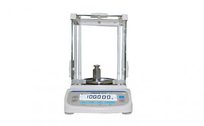 萬(wàn)分之一天平能否使用在實(shí)驗(yàn)室呢？在實(shí)驗(yàn)室使用精度是否過高了